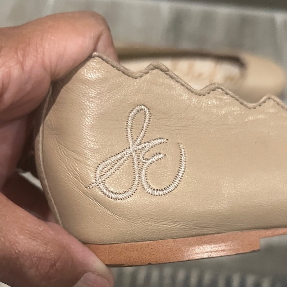 Sam Edelman Beige Scalloped Flats size 7 1/2 - Picture 3 of 9